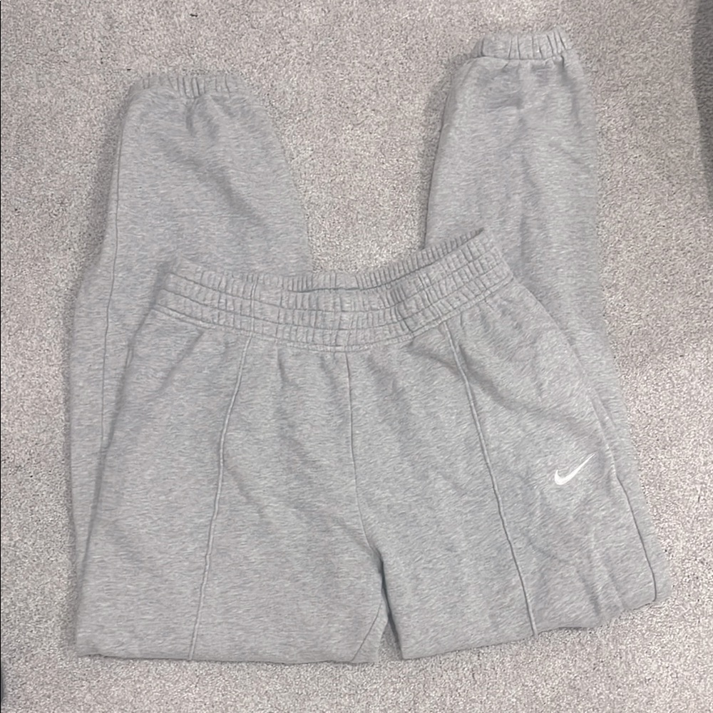 Nike Women’s Essential Fleece Sweatpant